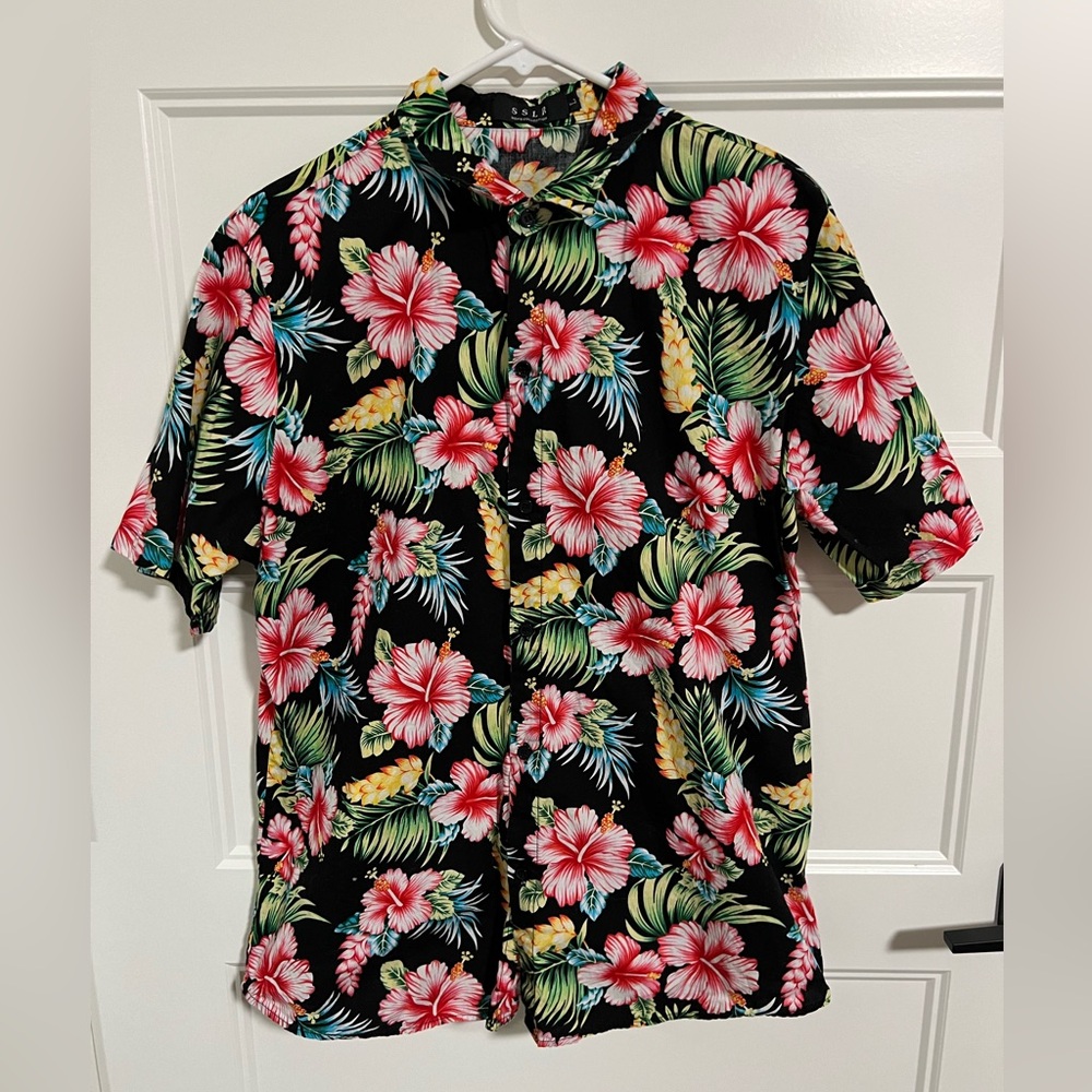 Hawaiian button down shirt, Large
